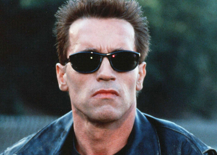 Arnold Schwarzenegger Follows Warren Buffett’s Crypto Investment Strategy, Keeps Away From Bitcoin – Featured Bitcoin News