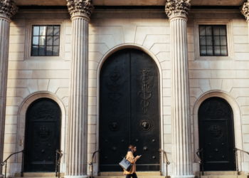 Bank of England ‘actively exploring’ CBDCs, opens positions for a CBDC department