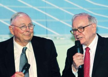 Charlie Munger Hates the Bitcoin Success as Warren Buffett Laments Neo-Trading Platforms