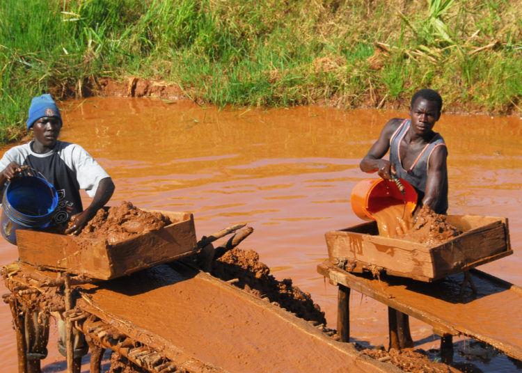 Comparing the True Costs of Gold Mining in Africa With Those of Bitcoin Mining – Op-Ed Bitcoin News