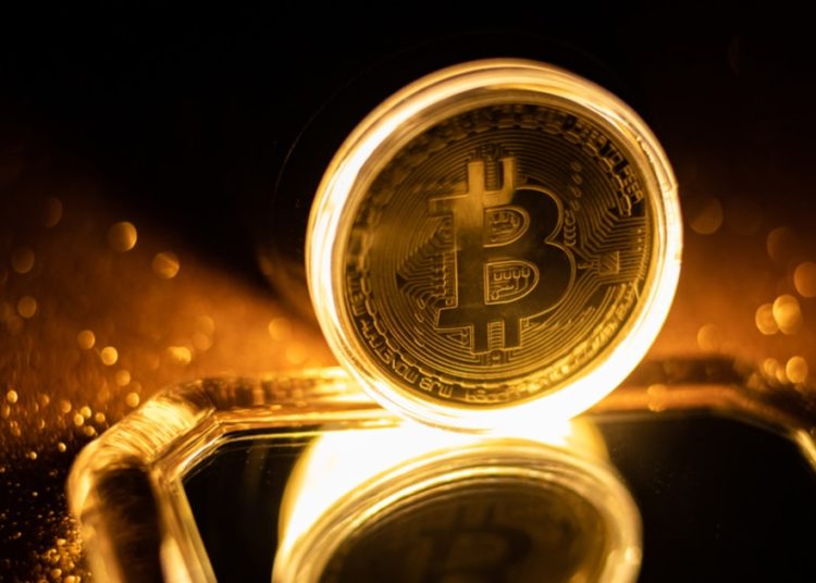 Former Congressman Ron Paul Calls for Legalizing BTC But Don’t Tax