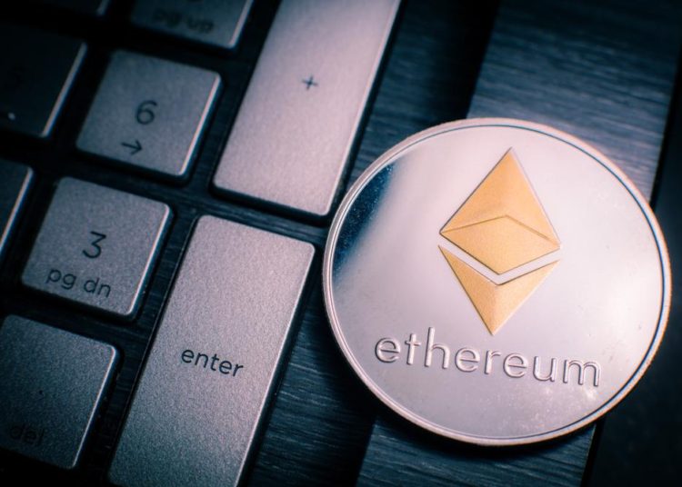 Reddit Cofounder praises Ethereum, reveals he owns a lot of ETH