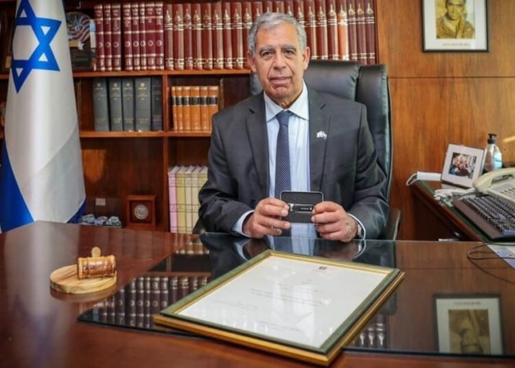 Israel Incoming President Receives NFT Souvenir from his Father
