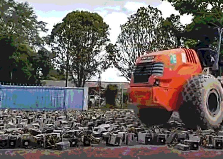 Malaysia Flattens Seized Bitcoin Mining Rigs With Steamroller — Over 1,000 Machines Demolished – Regulation Bitcoin News