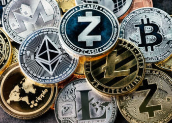 Ex-SEC Chair Jay Clayton Says He’s a “Huge Believer” in Crypto