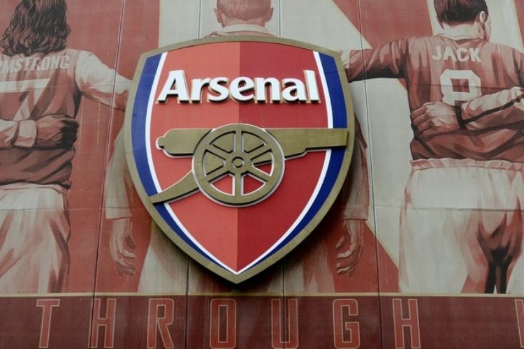 Arsenal Football Club Faces Regulatory Warning Over Socios Post