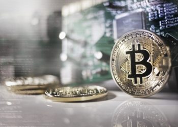 Charlie Munger Calls Crypto Market Crazier than DotCom Bubble