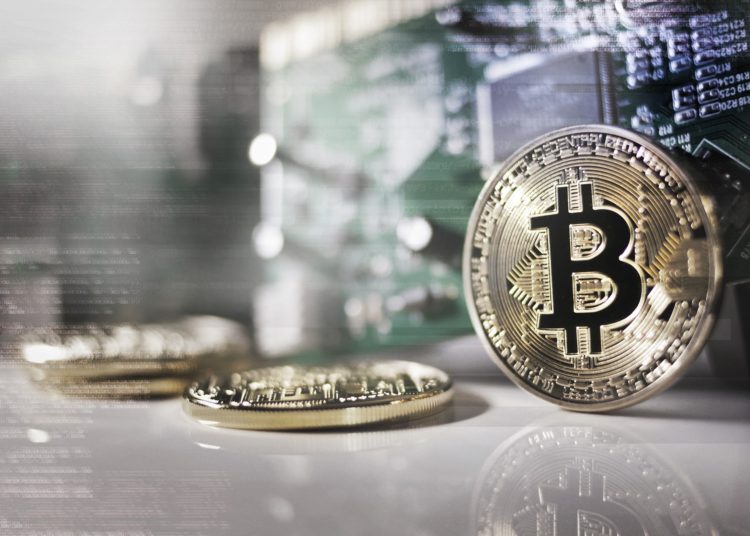 Charlie Munger Calls Crypto Market Crazier than DotCom Bubble
