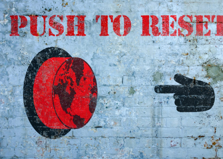 Fact Checking Media Tries to Debunk Great Reset Theories, Articles Ignite Heated Discussions Over Reboot Agenda – Featured Bitcoin News