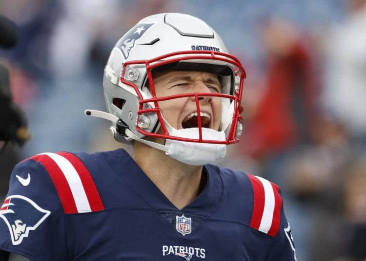 NFL Quarterback Mac Jones Gifts Bitcoin to His Patriots Teammates for Christmas