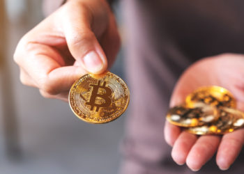 Nasdaq-Listed Company to Pay Dividends in Bitcoin at the Option of Shareholders – Finance Bitcoin News