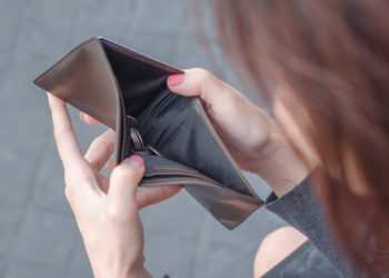 US Inflation Skyrockets, 64% of Americans Live Paycheck to Paycheck, S&P 500 Chart Shows Death Cross Imminent – Economics Bitcoin News