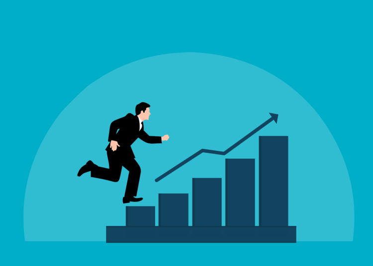Crypto analyst Lark Davis shares his altcoin trading strategy