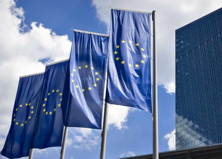 Grayscale Launches European ETF While Urging SEC to Approve GBTC Conversion Into Spot Bitcoin ETF – Finance Bitcoin News