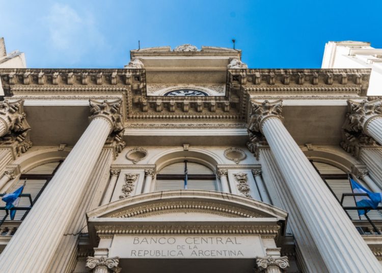 Central Bank of Argentina Bans Private Banks From Offering Cryptocurrency Services – Regulation Bitcoin News