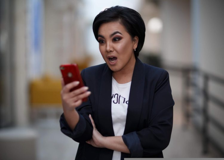 LUNA slips out of top 100 after losing 99.9% value