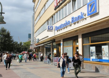 Deutsche Bank Sees Bitcoin Touch $28,000 By 2022 End, But Warns of Risks Ahead