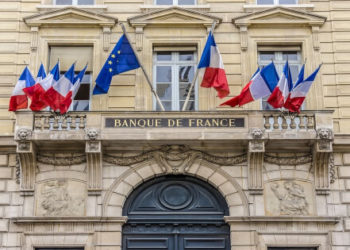 Customers Trust in Banks More than in Crypto, France Central Bank Governor Says