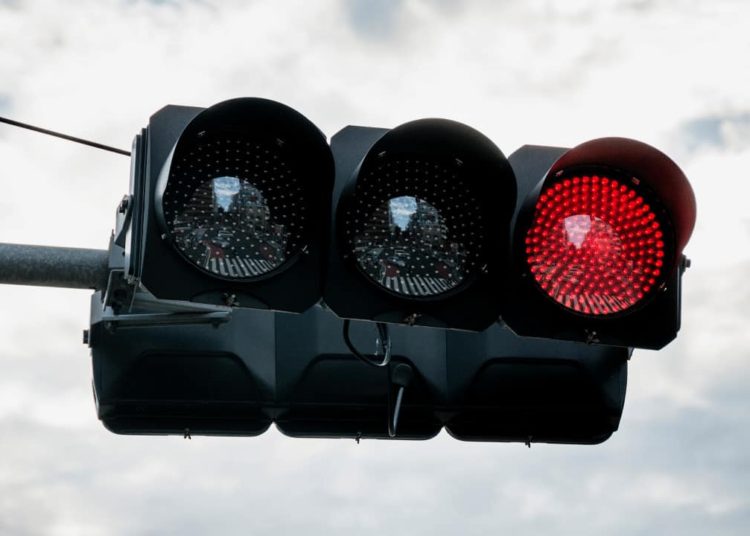 Bitcoin Dips Below $30K, Solana Slumps 12% Amid New Power Outages (Market Watch)