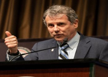 US Senator Challenges Apple and Google about Fraudulent Crypto Apps
