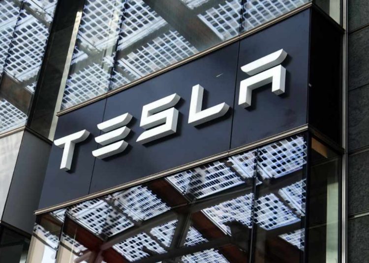 Elon Musk Sells Tesla Shares Worth Nearly $7 Billion — Plans to Buy TSLA Stock Back if Twitter Deal Falls Through – Featured Bitcoin News