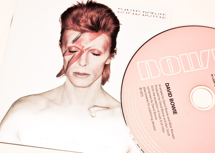 David Bowie Estate to Drop ‘Bowie on the Blockchain’ NFTs, Sale Receives Backlash From Fans – Blockchain Bitcoin News