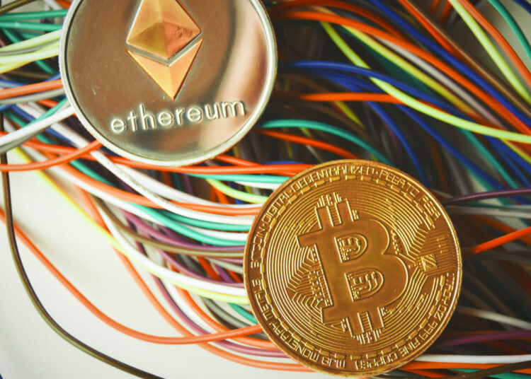 BTC, ETH Consolidate Following Week of Intense Volatility – Market Updates Bitcoin News