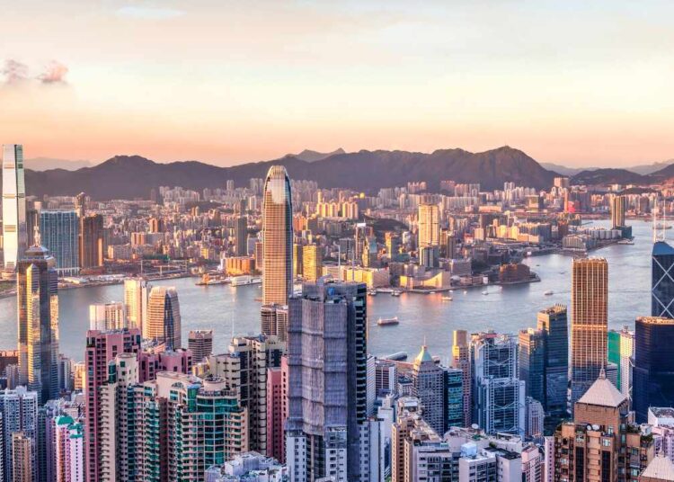 Hong Kong Mulls Letting Retail Investors Trade Crypto, Removing ‘Professional Investor-Only Requirement’ – Regulation Bitcoin News