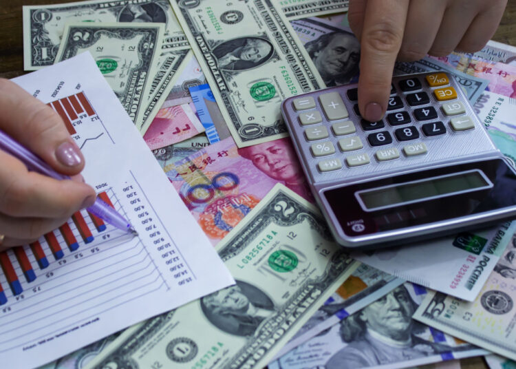 Yuan Taps New Low Versus US Dollar as Investors React to Endorsement of Chinese President’s Third-Term Bid – Economics Bitcoin News
