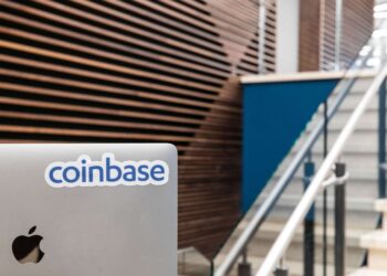 Coinbase holds 2M Bitcoin and 635,000 BTC from Grayscale