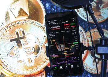 Are DCG and Genesis going bankrupt and causing another crypto crash
