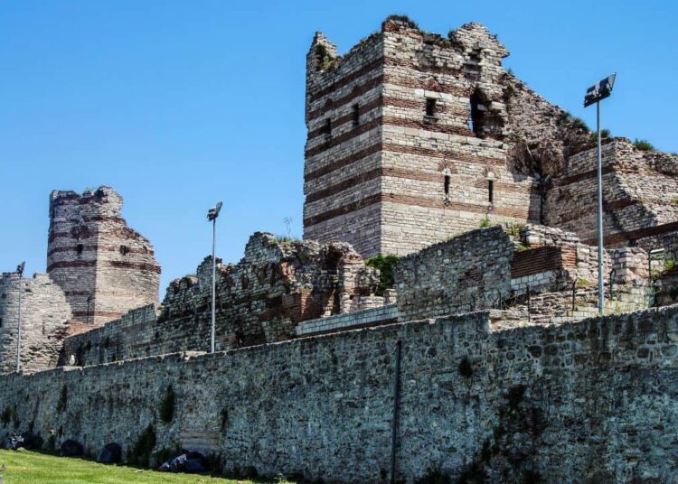 Byzantine Fault Tolerance in Blockchain: A Closer Look