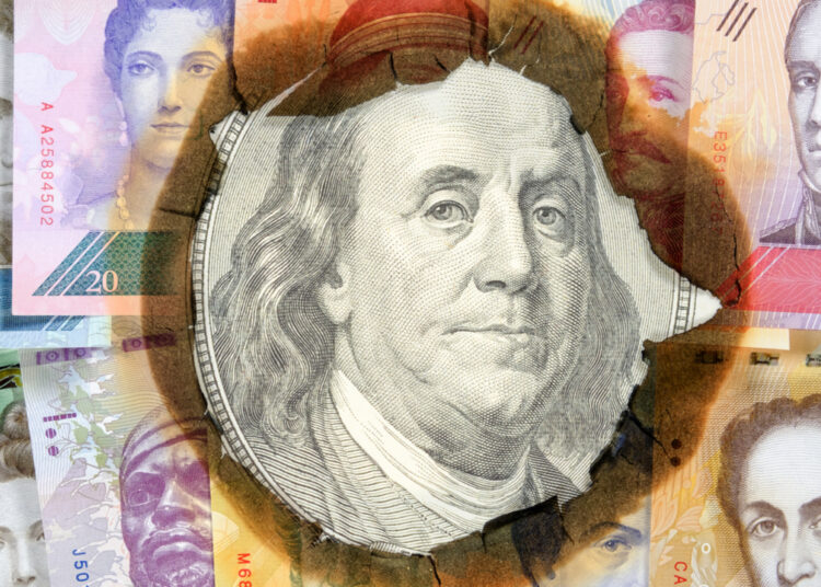 Venezuelan Currency Plunges Almost 40% Against the US Dollar, Analysts Cite Crypto Drought as Part of the Problem – Economics Bitcoin News