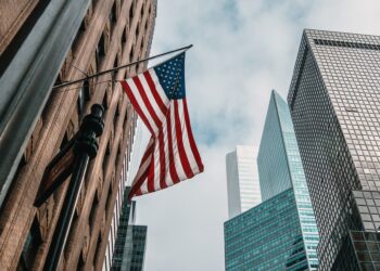FTX was a scam, VeChain and Binance are solid projects with real world use cases