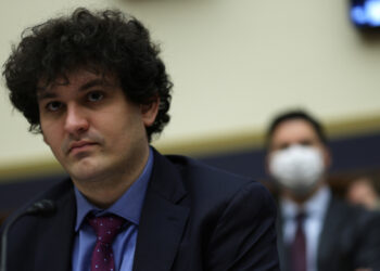 Before the Bankruptcy Filing, FTX Co-Founder SBF Was Told by Crypto Execs to ‘Stop Trying to Depeg Stablecoins’ – Bitcoin News