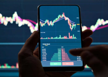 Investors Sell FTX, Celsius, BlockFi, Voyager