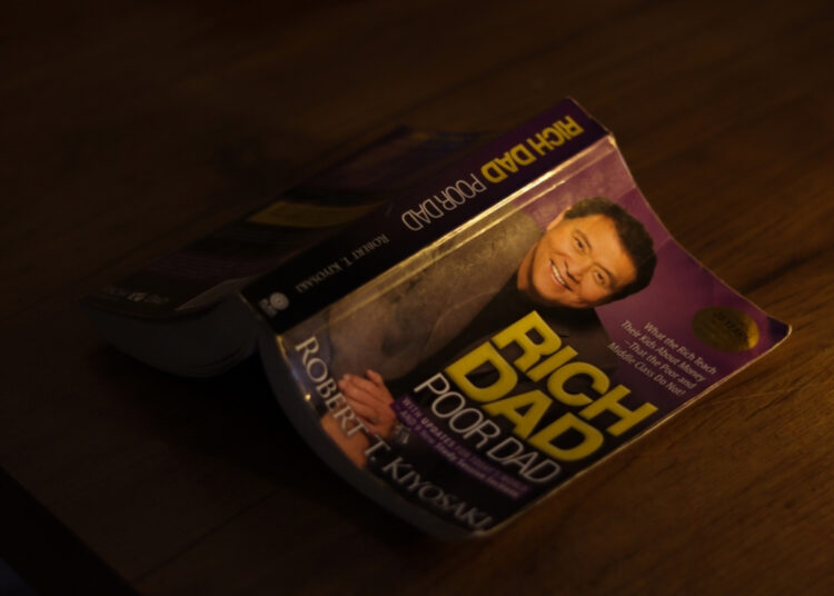 Robert Kiyosaki Buys More Bitcoin – Warns Against the SEC