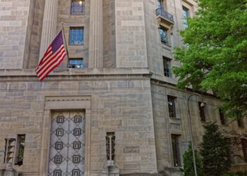 Silvergate Bank Probed by DOJ for Ties to FTX Exchange