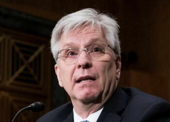 Fed Governor Warns Crypto Prices Could Fall to Zero — Says ‘Don’t Expect Taxpayers to Socialize Your Losses’ – Markets and Prices Bitcoin News