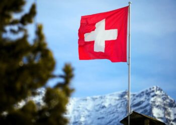 Crypto Firms Are Retreating to Swiss Banks After Industry Meltdown