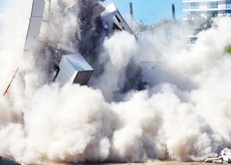 Billionaire Barry Sternlicht Warns of Hard Landing — Says ‘Economy Is Going to Implode’ – Economics Bitcoin News