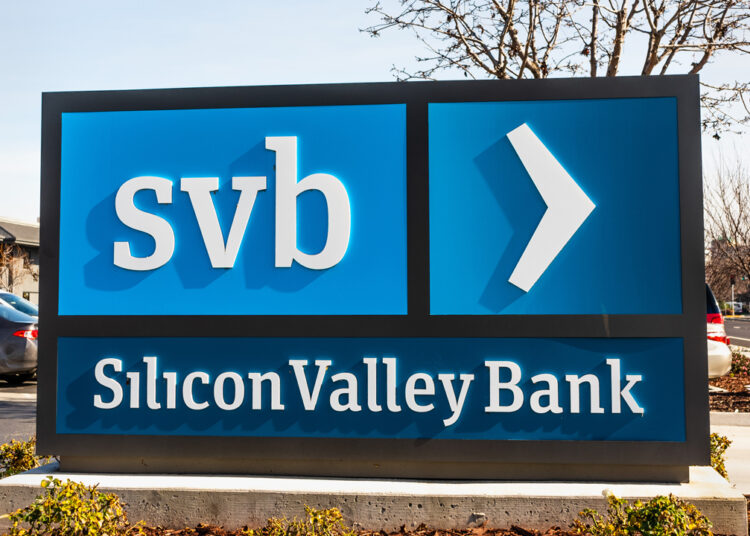 Silicon Valley Bank Faces Financial Woes as Stock Is Halted, Sells $21 Billion Bond Portfolio at a $1.8 Billion Loss – Bitcoin News