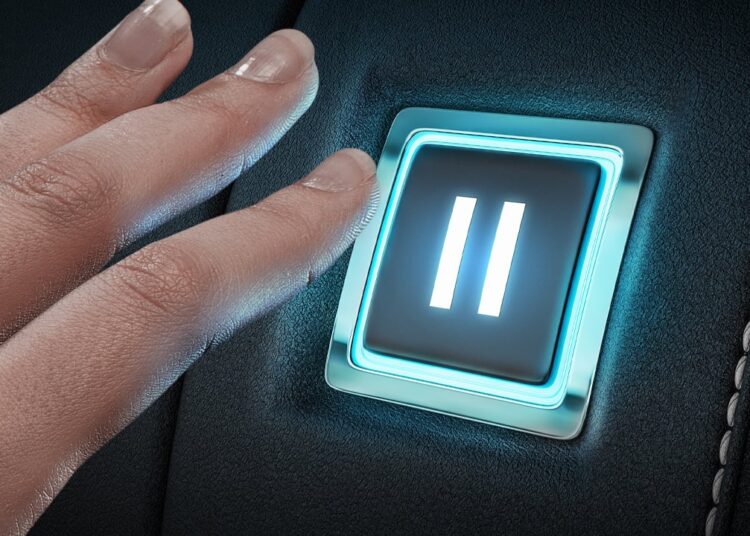 Tech Industry Leaders Call for AI Labs to Pause Development for Safety, Coinbase CEO Disagrees – Bitcoin News