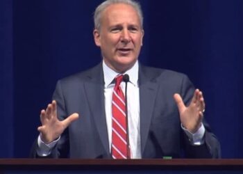 Peter Schiff Applauds ChatGPT for Not Recommending Bitcoin Investments