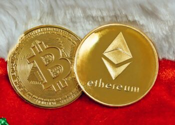 Bitcoin stable, Ethereum tries to hold important support at $1,900