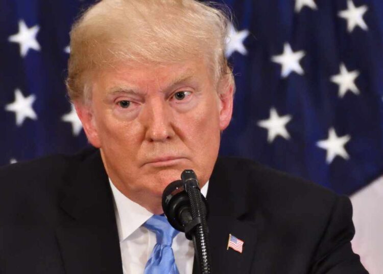 Former President Donald Trump Says US Dollar Is Crashing — Warns ‘We’re Very Close’ to World War III – Economics Bitcoin News