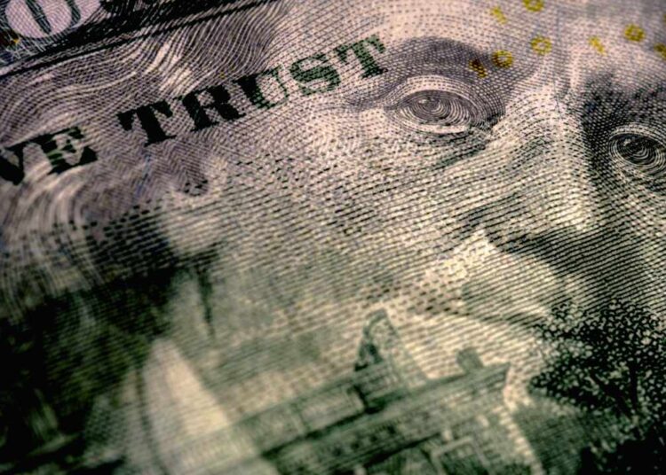 US Dollar’s Reserve Currency Status Eroding at ‘Alarming Pace’ – Economics Bitcoin News