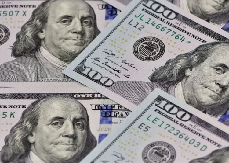 Warren Buffett Sees ‘No Option’ Other Than US Dollar as Reserve Currency, but Warns Fed Can’t ‘Just Print Money Indefinitely’ – Finance Bitcoin News