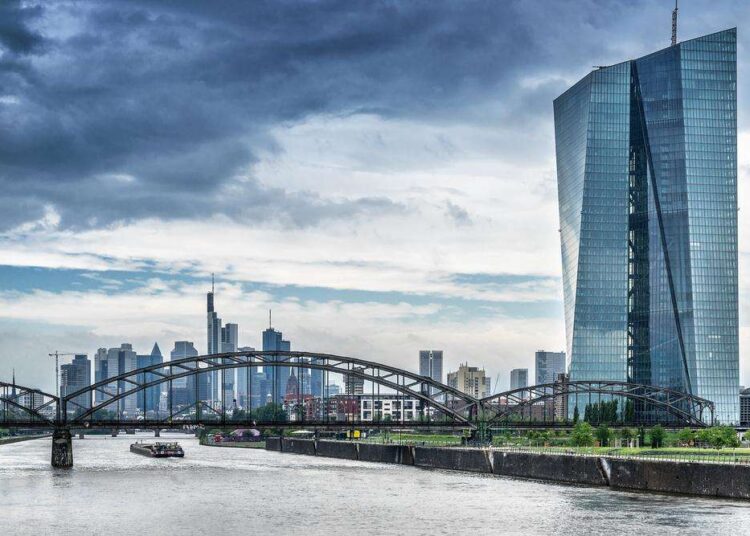 Standard Chartered Partners with FundsDLT for Blockchain-Powered Transfer Agency Services
