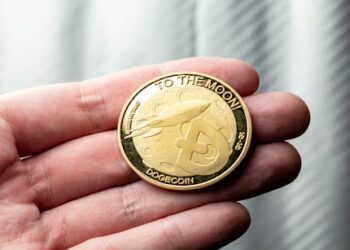 Memecoin Dogecoin Poised for Breakout, While Cardano and Uniswap Show Mixed Signals